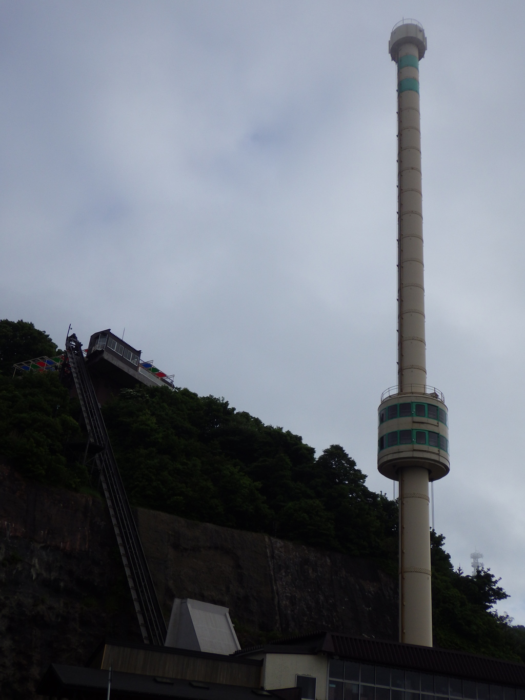 新潟県西蒲原郡弥彦村