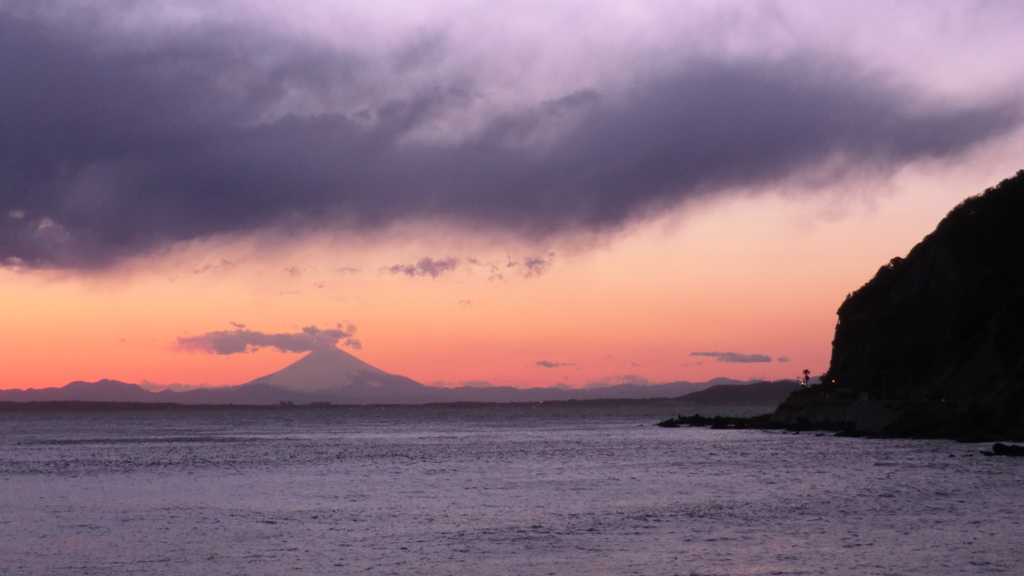 千葉県安房郡鋸南町