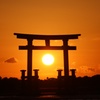 鳥居と夕陽のコラボ