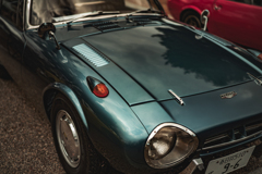 ヘッドライトの枠の形が秀逸