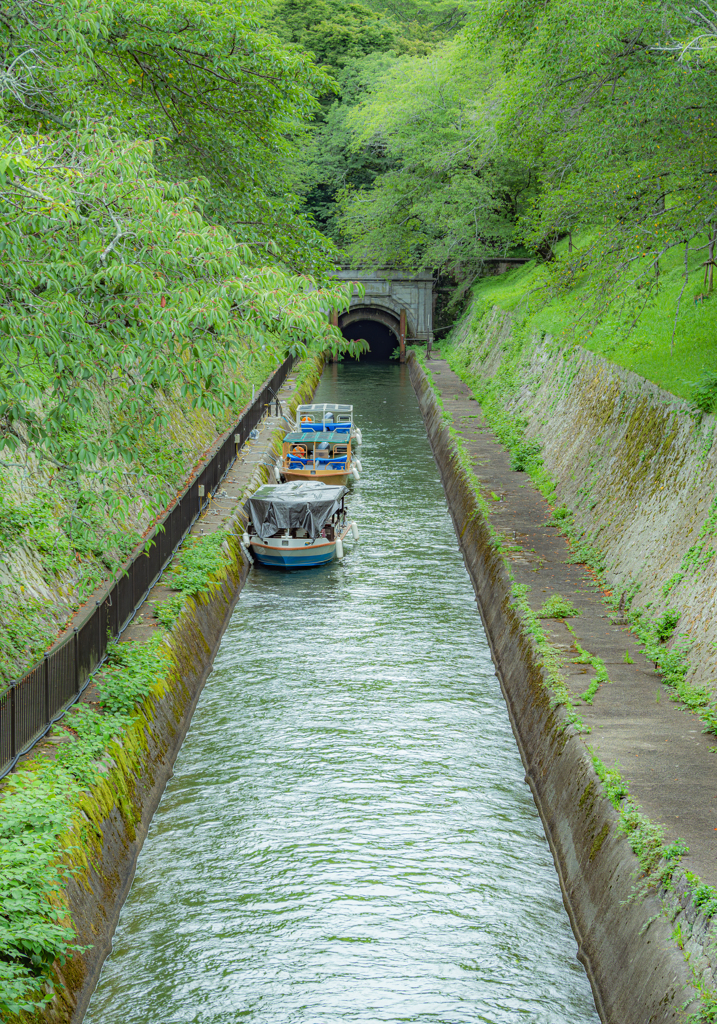 出航してすぐトンネルなのね