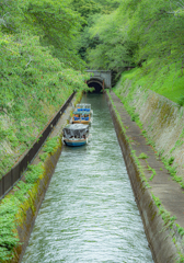 出航してすぐトンネルなのね