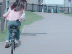 春の風吹き抜ける