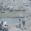 ベンチに座ってのんびりお花見