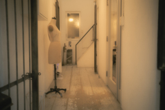 トルソーの前を通るそーっと