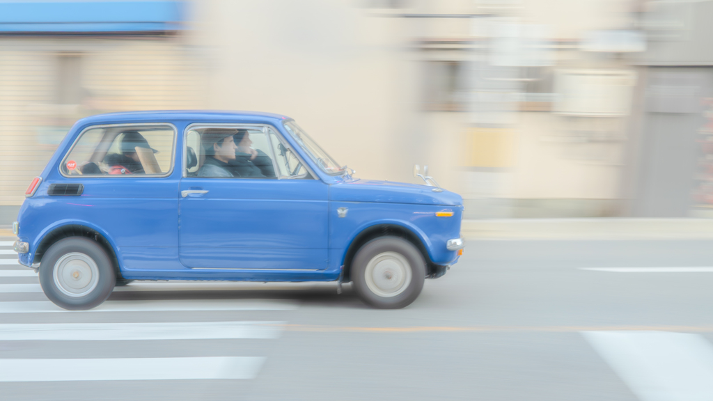 小さな旧車で楽しいドライブ