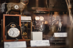 天使の腕時計はアンティーク