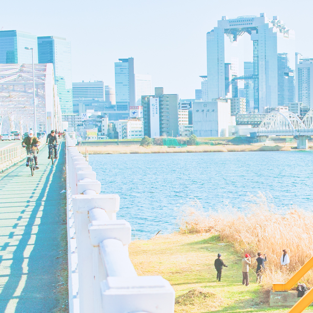 河川敷でポートレート