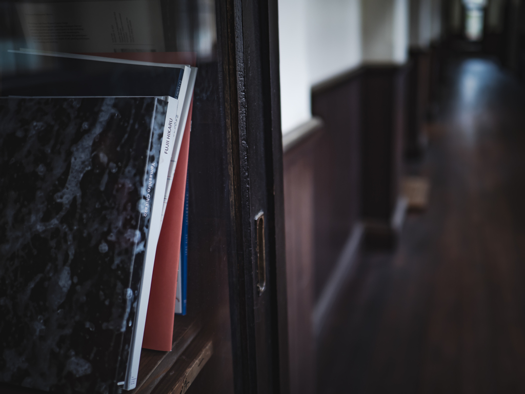 廊下にあった本棚