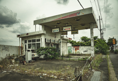 国道沿いの廃ガソスタ