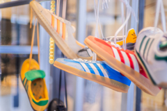 カラフルアディダススニーカーズ