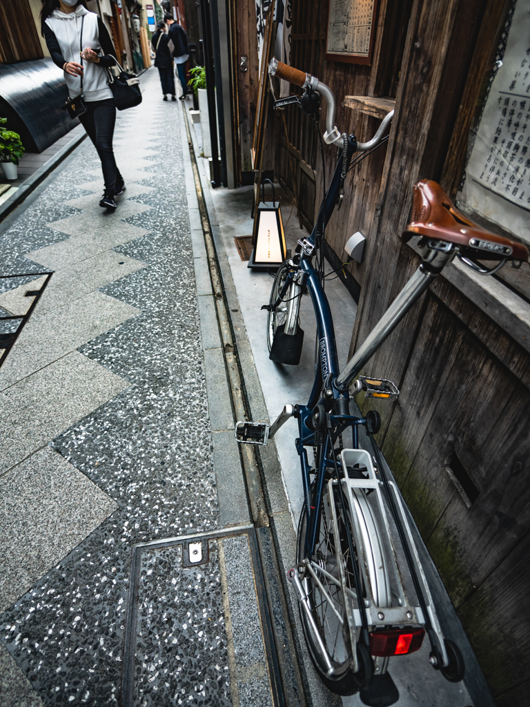 ブロンプトンは高級自転車