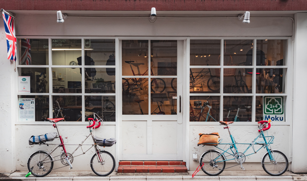 モールトンは眺めるだけ