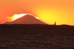 富士山を拝む大仏