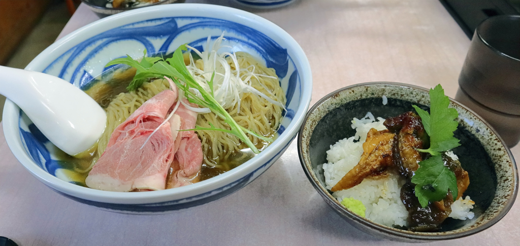 （冷製）緑茶と煮干しの中華そば うなぎのひつまぶし付き