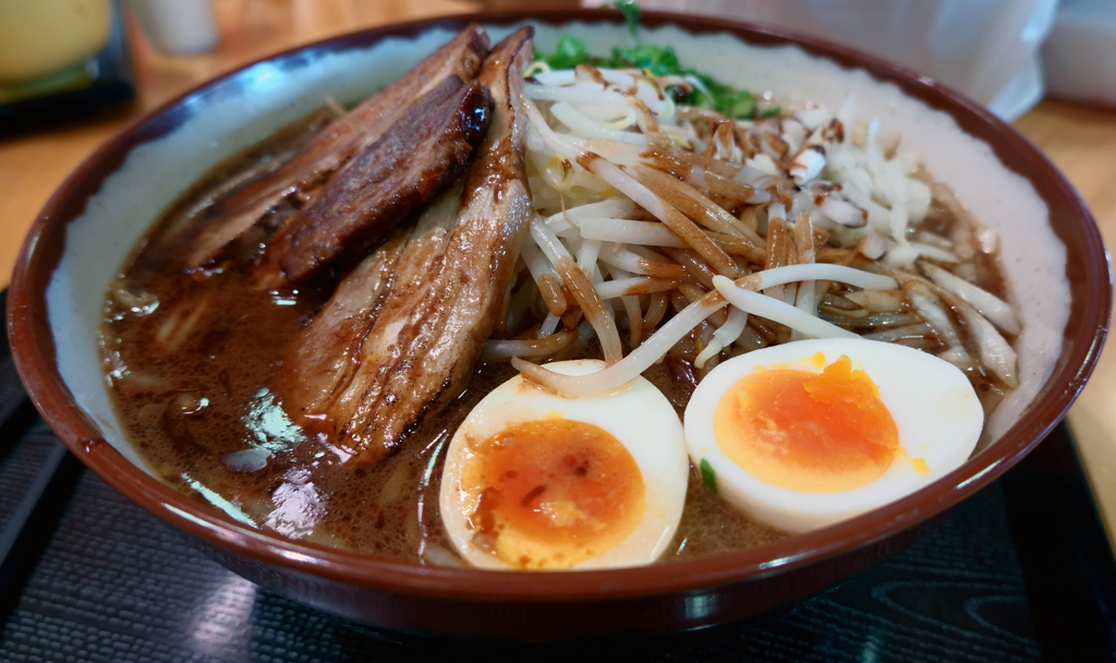 軍配山ラーメン(黒)大盛