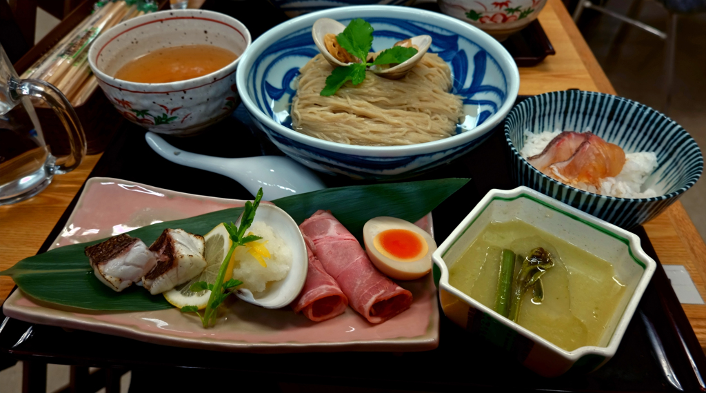 麺割烹きさらぎ 真鯛とはまぐり２種のつけそば(鯛ごはん付)