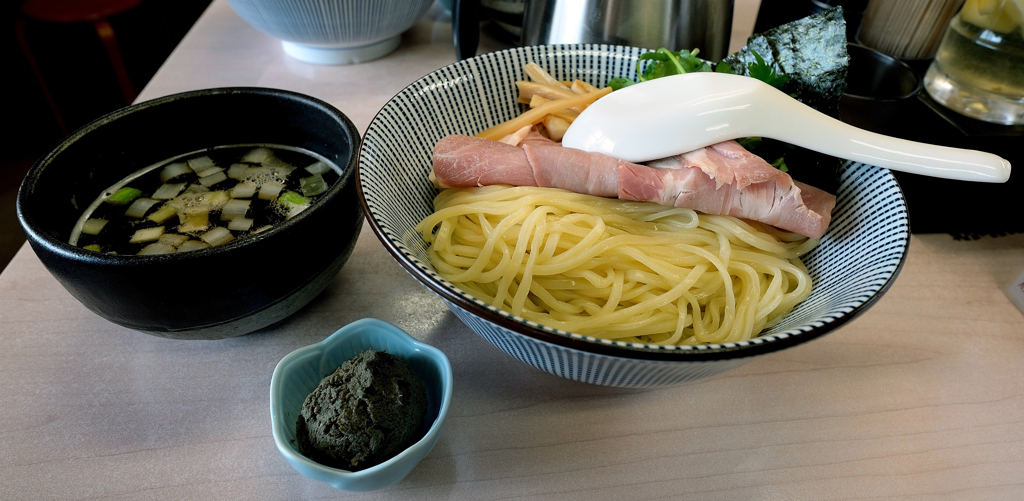 中華そば『よしかわ』 煮干しつけ麺あっさり大盛