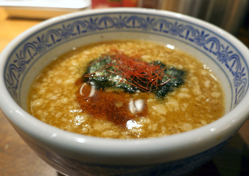 濃厚魚介味噌つけ麺 スープ