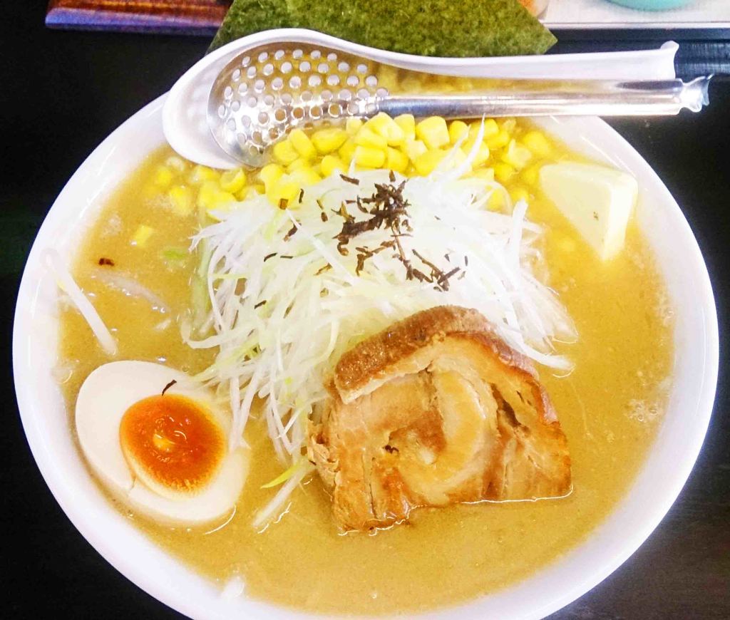 ラーメン小林屋味噌バターコーン大盛８００円