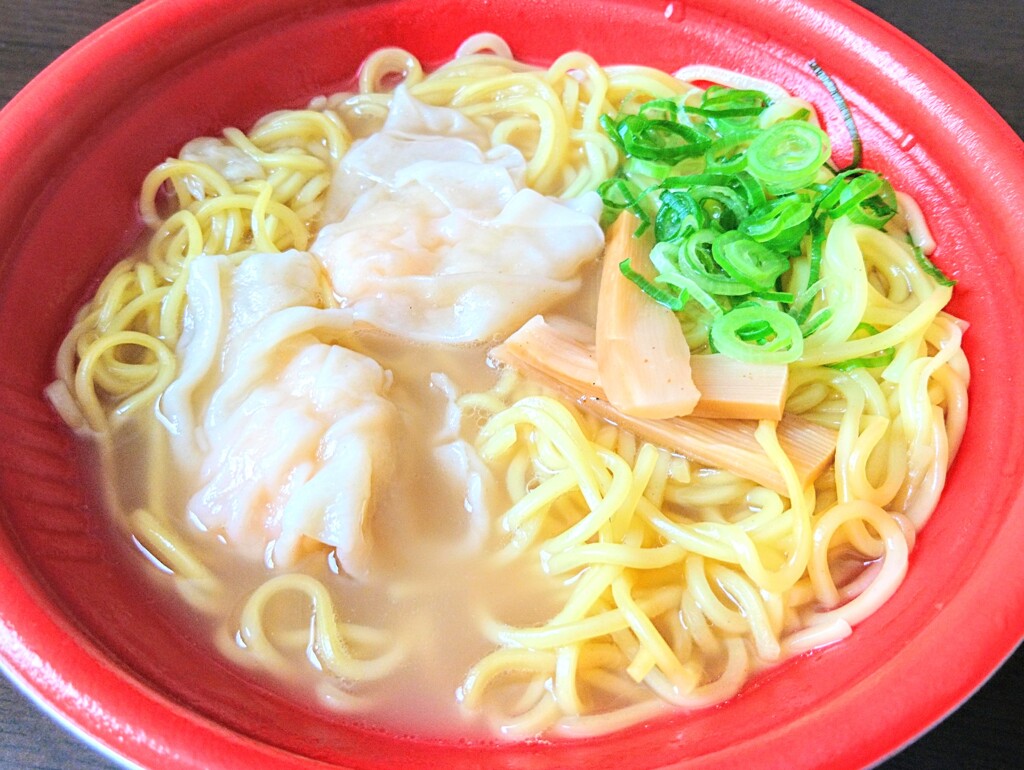 ファミマ ラーメン 『 海老ワンタン麺