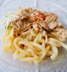 ローソン　たっぷり豚肉うどん