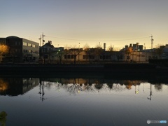 街の朝