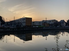 雲と朝陽と学舎と
