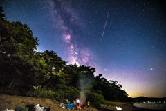 猪苗代湖と天の川と流れ星