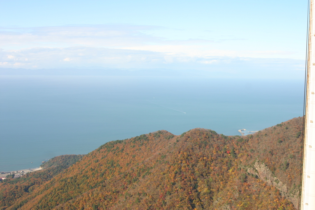 佐渡ヶ島を遠望