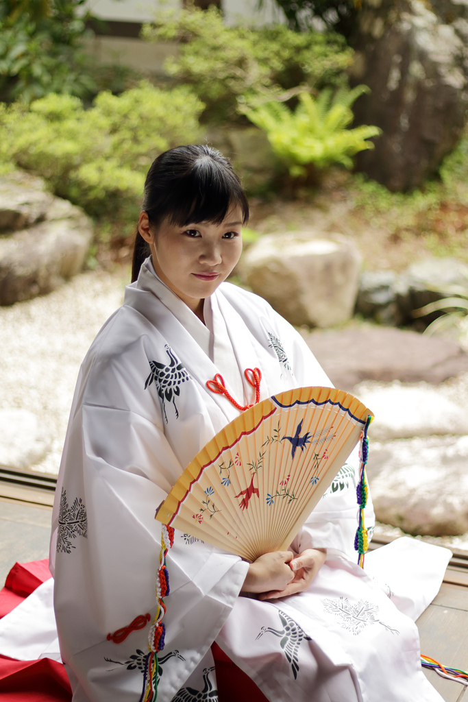 桧扇と巫女
