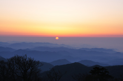 日の出岳の朝日