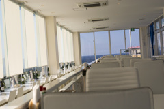 海近くのカフェ