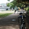 自転車と親子とカップル