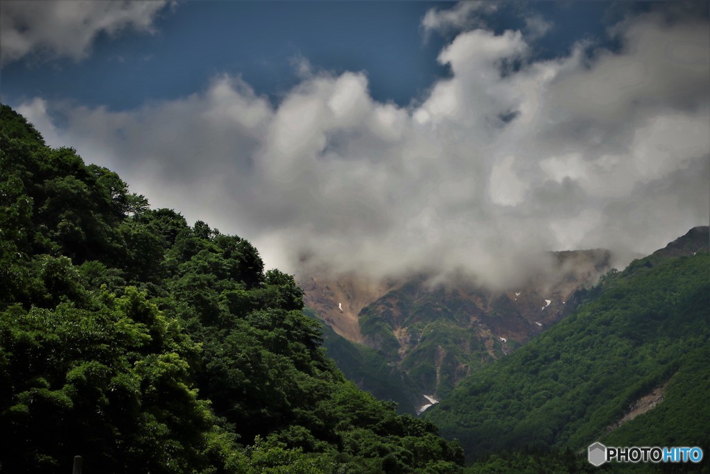 雲と山