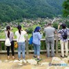 白川郷（写す人）