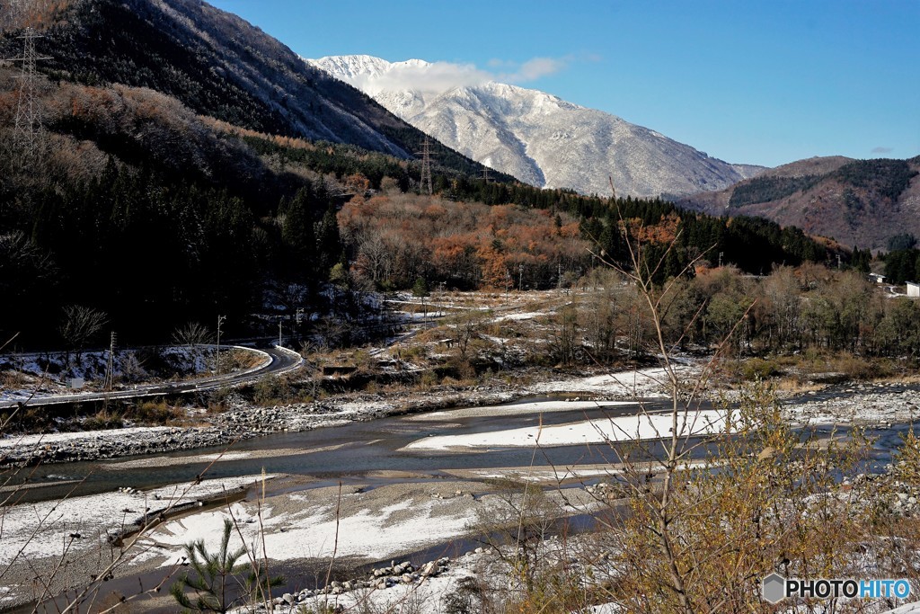 合掌集落の秋1（雪化粧）
