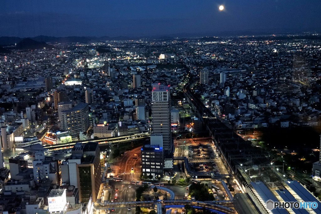 月夜の街