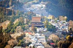 国宝 金峰山寺を山頂付近から