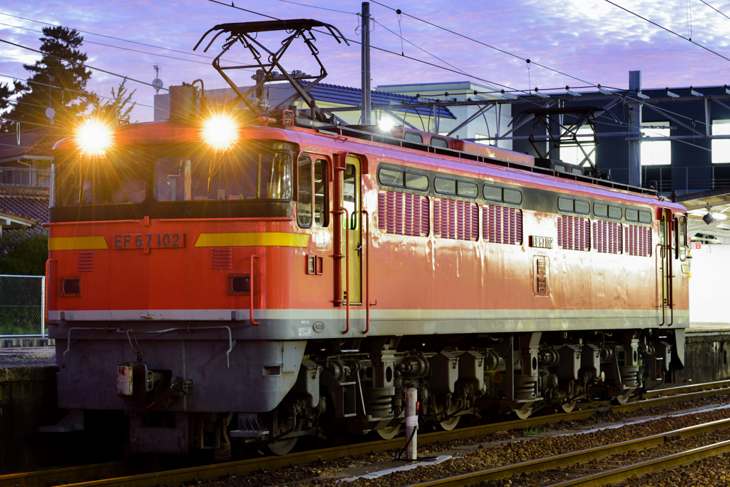 EF67 102