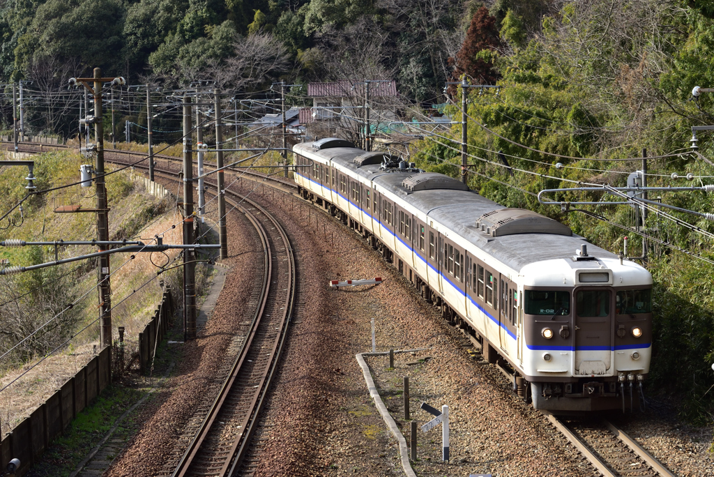 難所セノハチを征く115系R-02編成