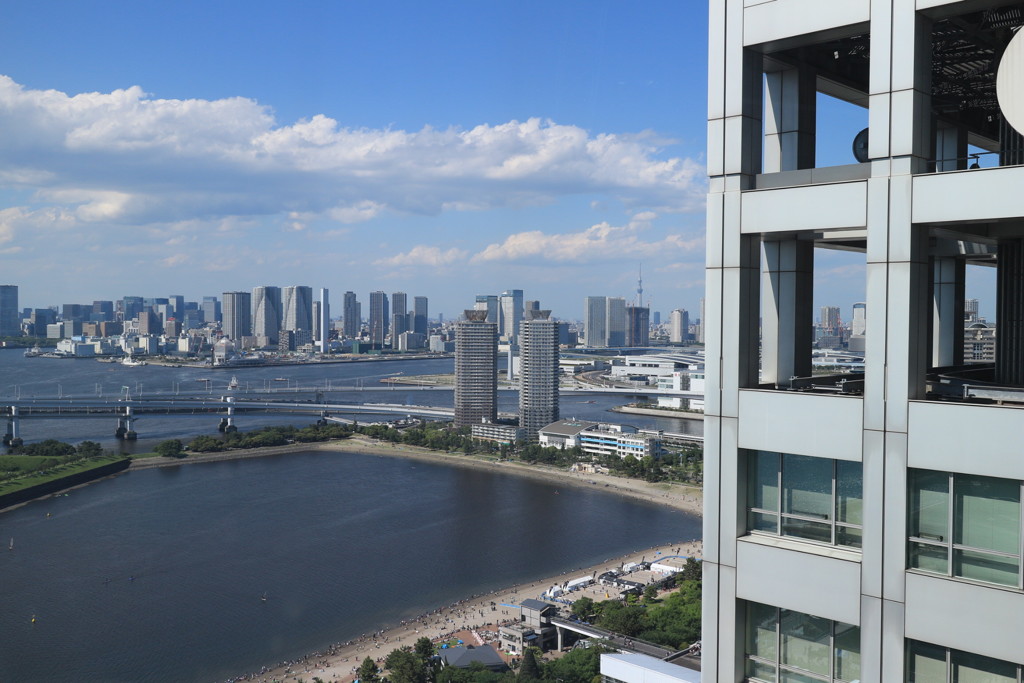 フジテレビの影から見る東京湾