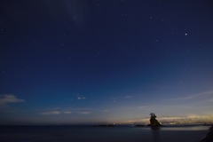 夜の雨晴海岸