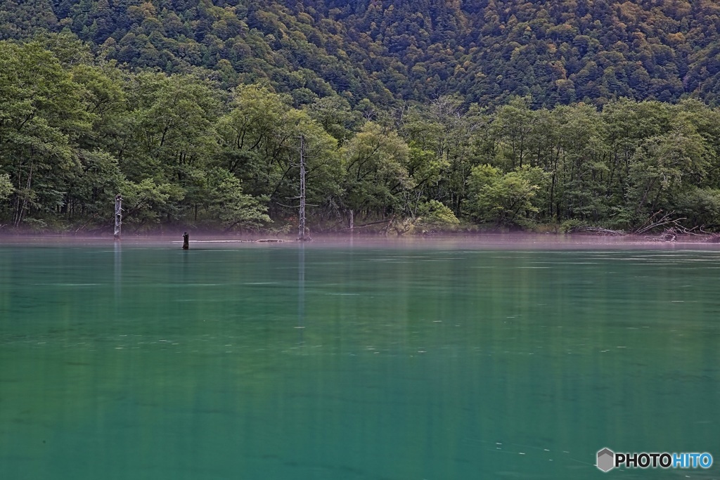 静かな湖畔