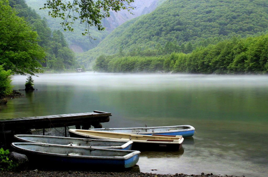 大正池に浮かぶ