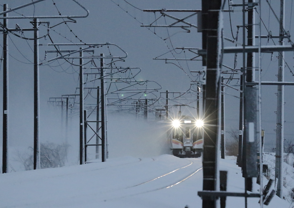 雪煙り