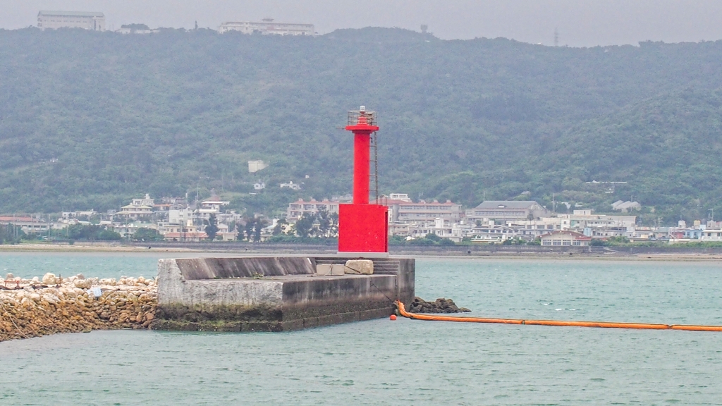  金武中城港馬天北防波堤灯台