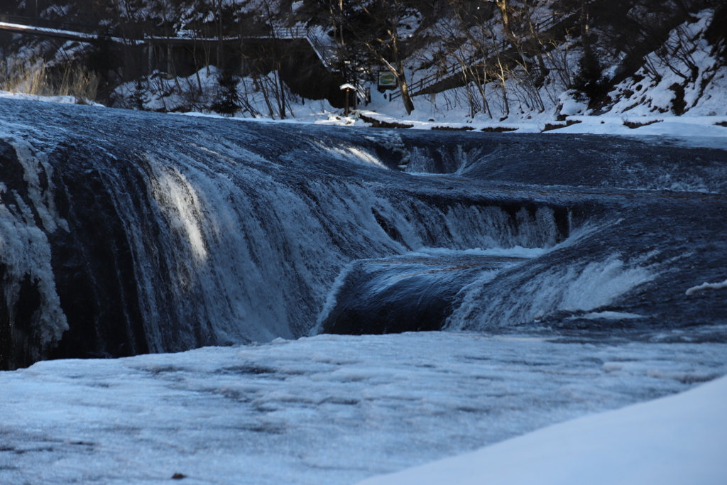 冬の瀑