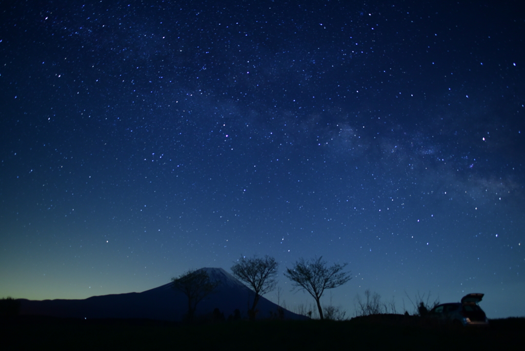 星空と富士山