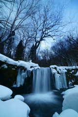 雪の銚子大滝